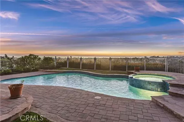 San Clemente, CA 92673,613 calle hidalgo