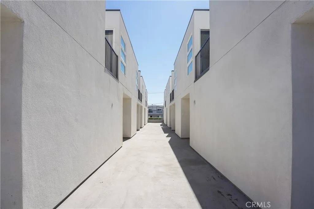 North Hills, CA 91343,8837 Burnet Avenue