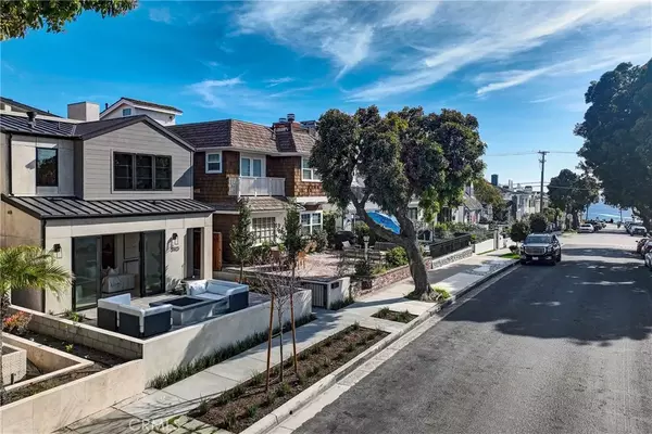Corona Del Mar, CA 92625,310 Narcissus Avenue