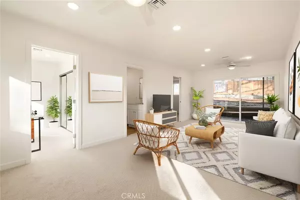 La Crescenta, CA 91214,4132 La Crescenta Avenue