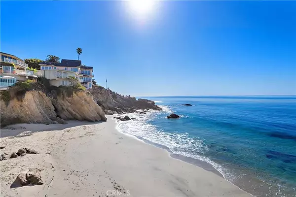Laguna Beach, CA 92651,240 Moss Street #4