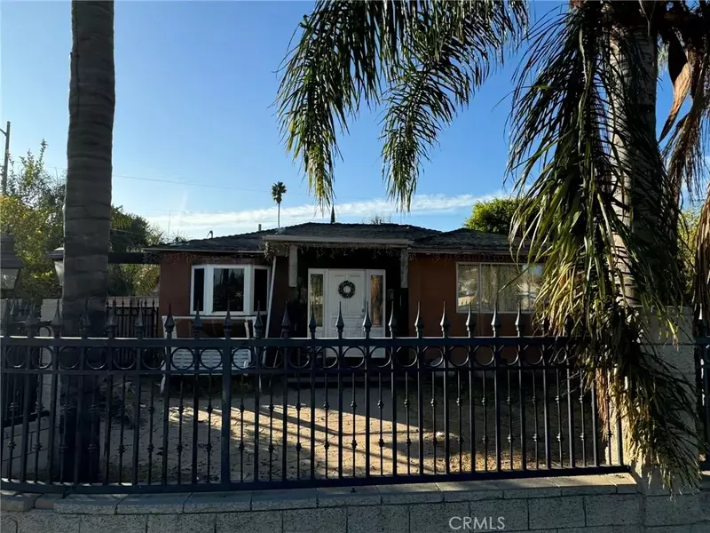 7501 De Soto Avenue, Canoga Park, CA 91303
