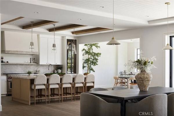 702 Saint James Place, Newport Beach, CA 92663