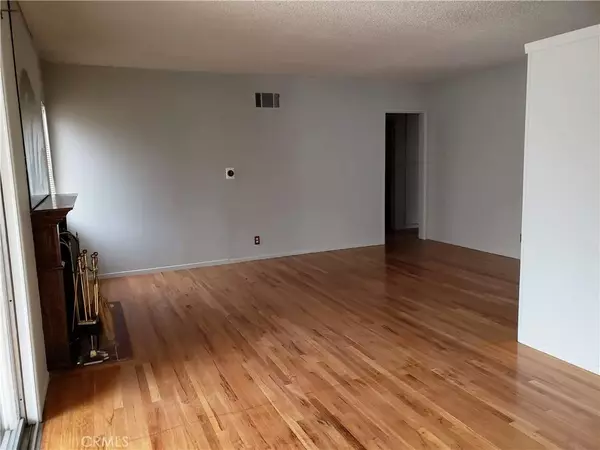 Lakewood, CA 90713,6138 South Street