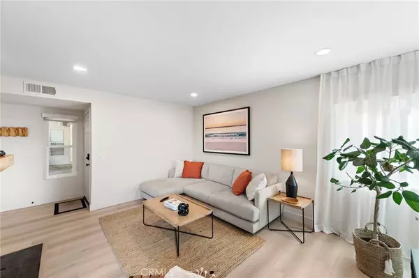 Dana Point, CA 92629,74 Corniche Drive #D