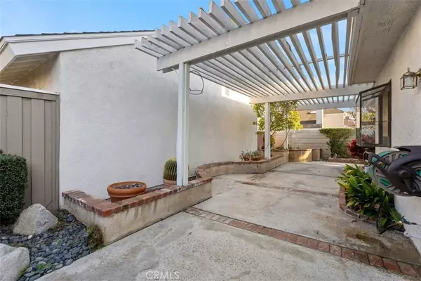 Irvine, CA 92614,36 Amberleaf #83