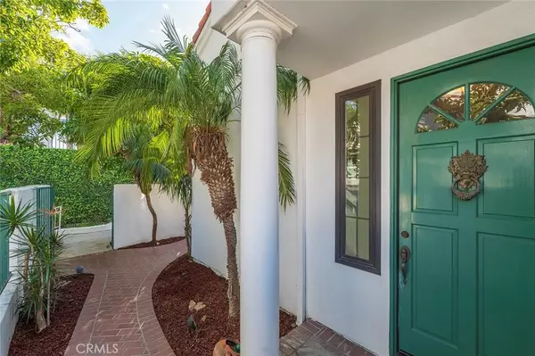 Huntington Beach, CA 92648,7412 Seabluff Drive #107