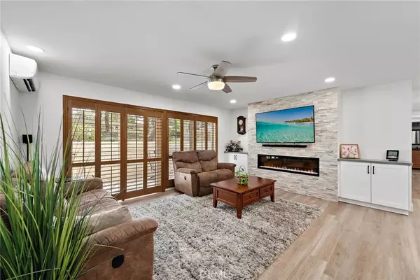 Laguna Woods, CA 92637,3310 Via Carrizo #Q