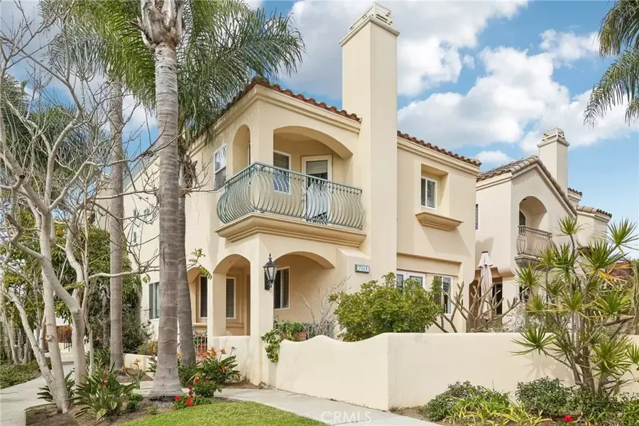 701 Marguerite Avenue #1, Corona Del Mar, CA 92625