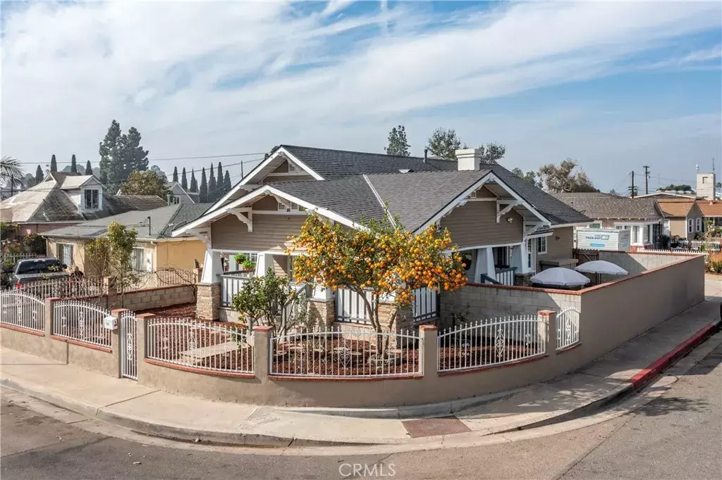 Orange, CA 92869,184 S Earlham Street