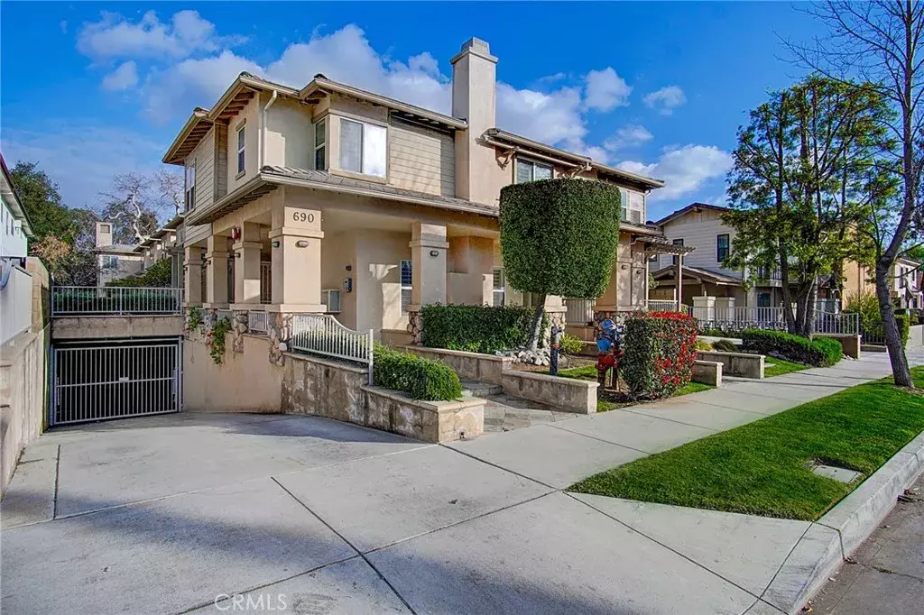 Pasadena, CA 91106,690 S Marengo Avenue #1