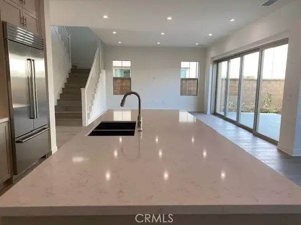 Irvine, CA 92618,111 Sunnybank