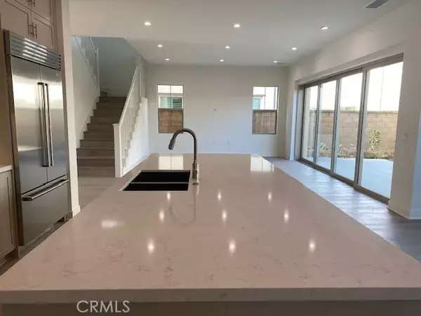 Irvine, CA 92618,111 Sunnybank