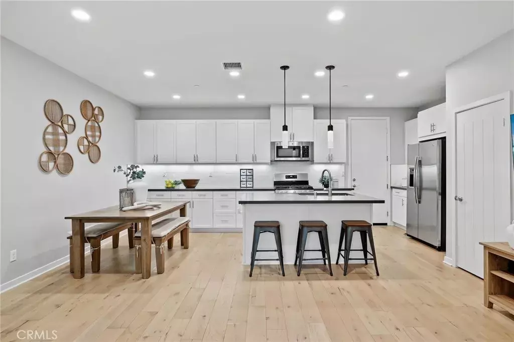 Lake Forest, CA 92630,39 Savannah