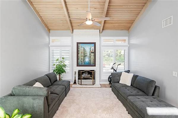 Irvine, CA 92612,17542 Cottonwood