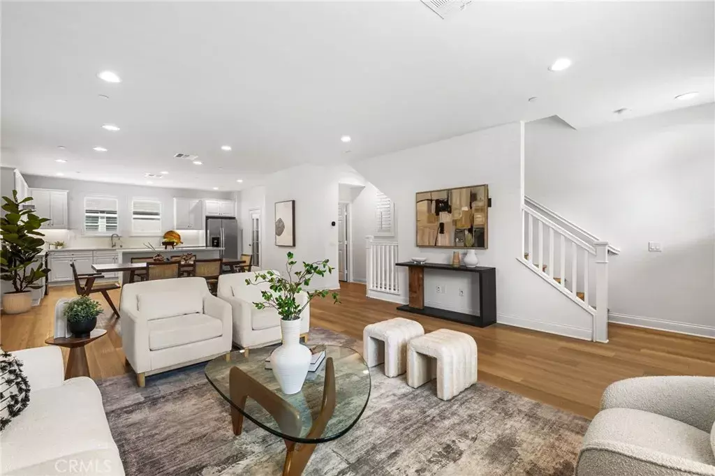 Santa Ana, CA 92701,923 E 3rd Street