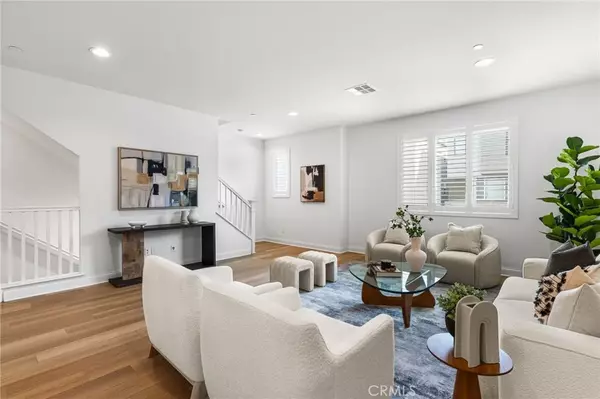 Santa Ana, CA 92701,923 E 3rd Street