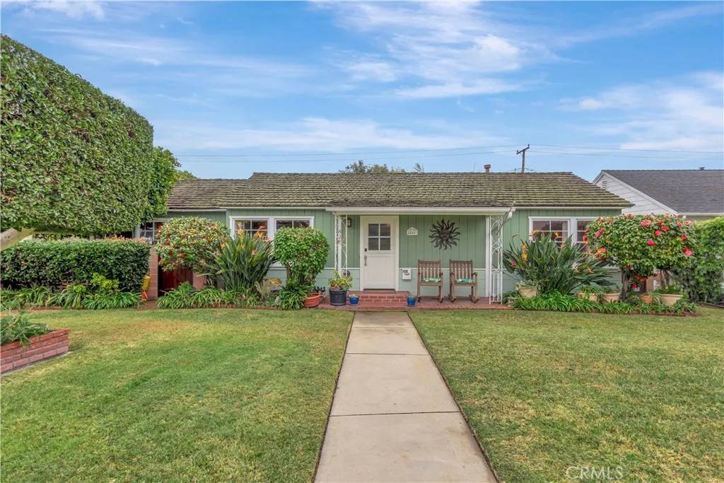 828 14th Street, Huntington Beach, CA 92648