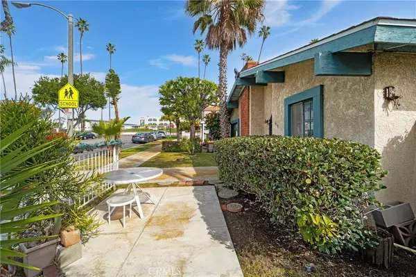 Huntington Beach, CA 92648,618 15th Street