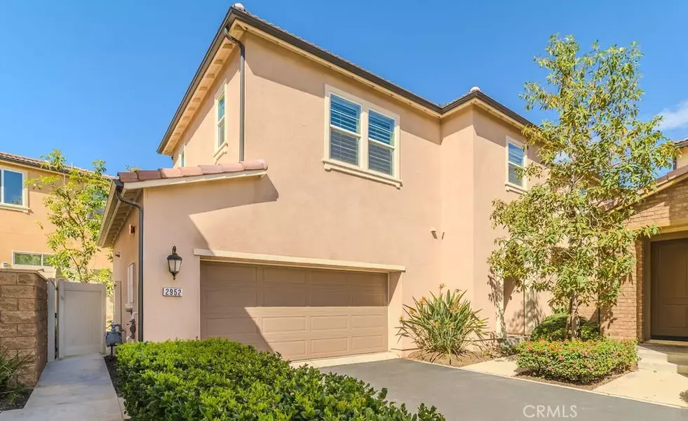 2952 Villa Catalonia Circle, Corona, CA 92881