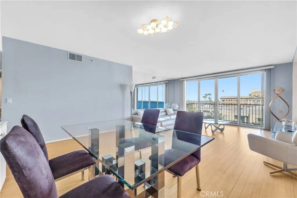 Long Beach, CA 90802,850 E Ocean Boulevard #702