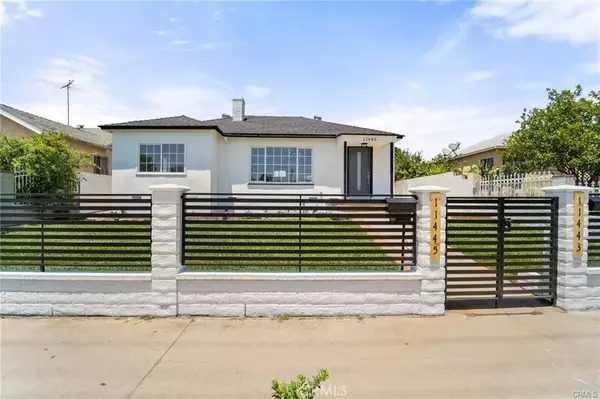 11445 Saticoy Street, North Hollywood, CA 91605
