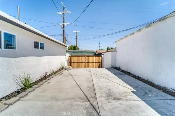 North Hollywood, CA 91605,11443 Saticoy Street