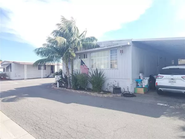 6241 Warner #134, Huntington Beach, CA 92647