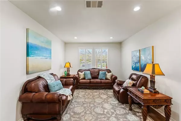 Saugus, CA 91350,26607 Millhouse Drive