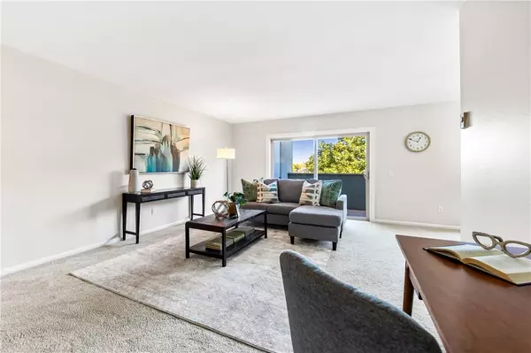 Huntington Beach, CA 92646,8566 Van Ness Court #24E