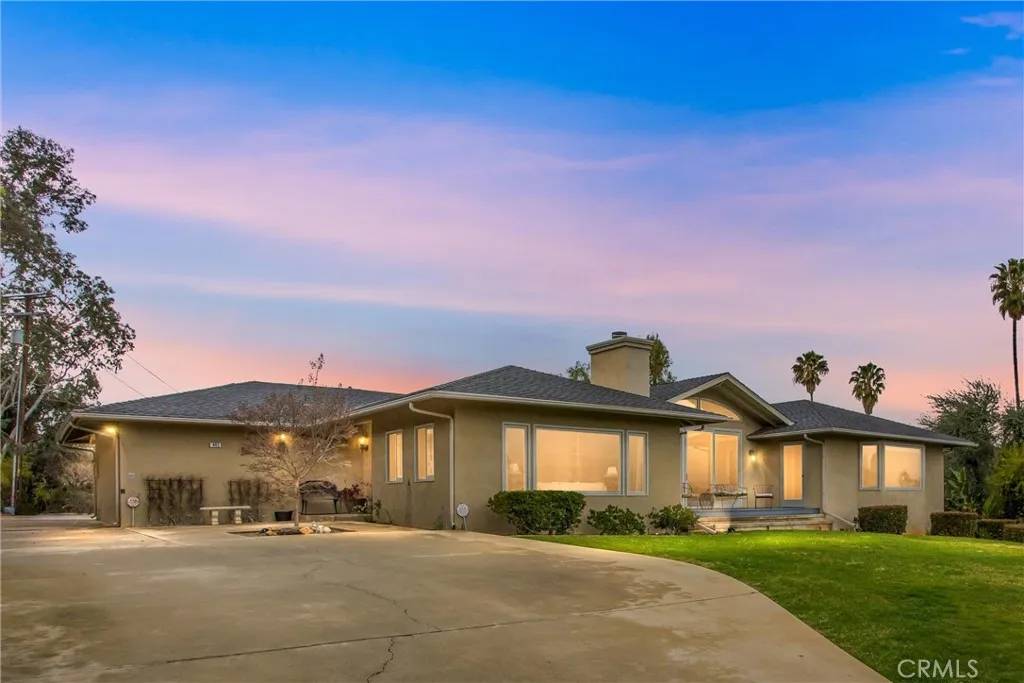 445 W Sunset Drive, Redlands, CA 92373