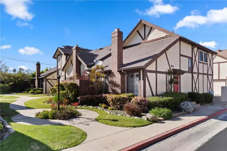 543 W Wilson Street #6, Costa Mesa, CA 92627