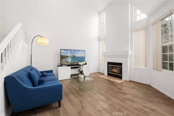 Tustin, CA 92782,13445 Savanna