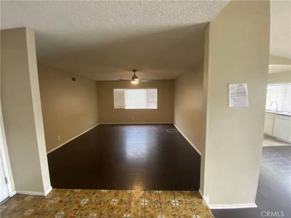 Bloomington, CA 92316,897 W Hawthorne Street