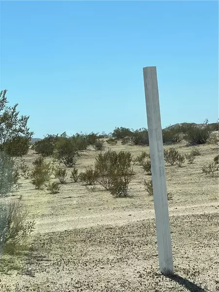 8 Debbie, California City, CA 93505