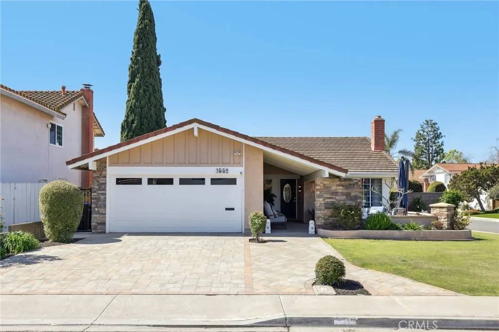 Irvine, CA 92606,3552 Pine Street