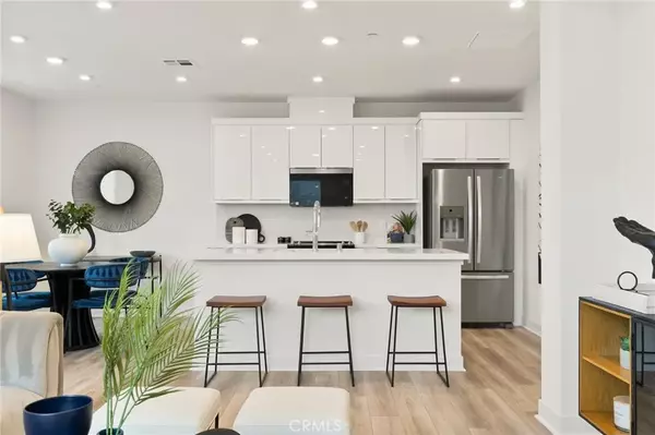 Santa Ana, CA 92705,623 S Lyon Street