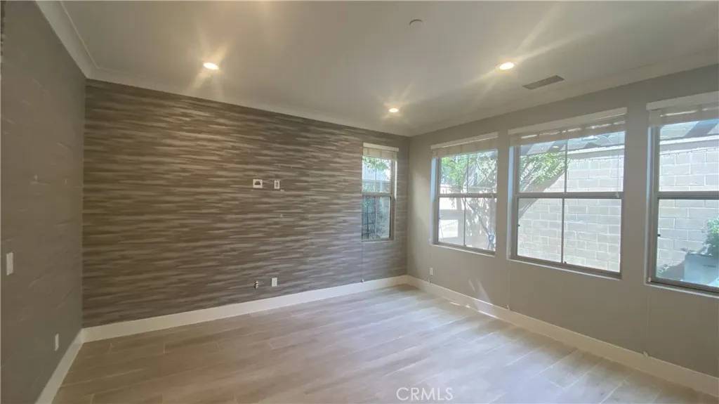 Irvine, CA 92620,32 Larkfield