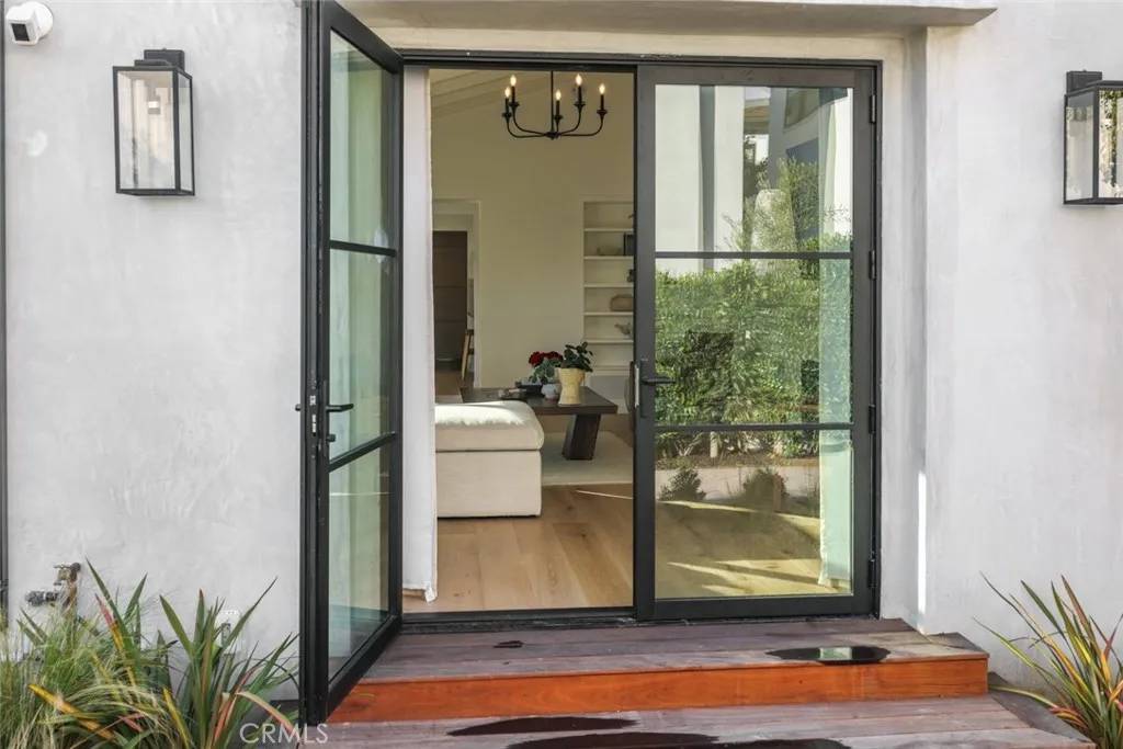 Newport Beach, CA 92663,636 Via Lido Soud