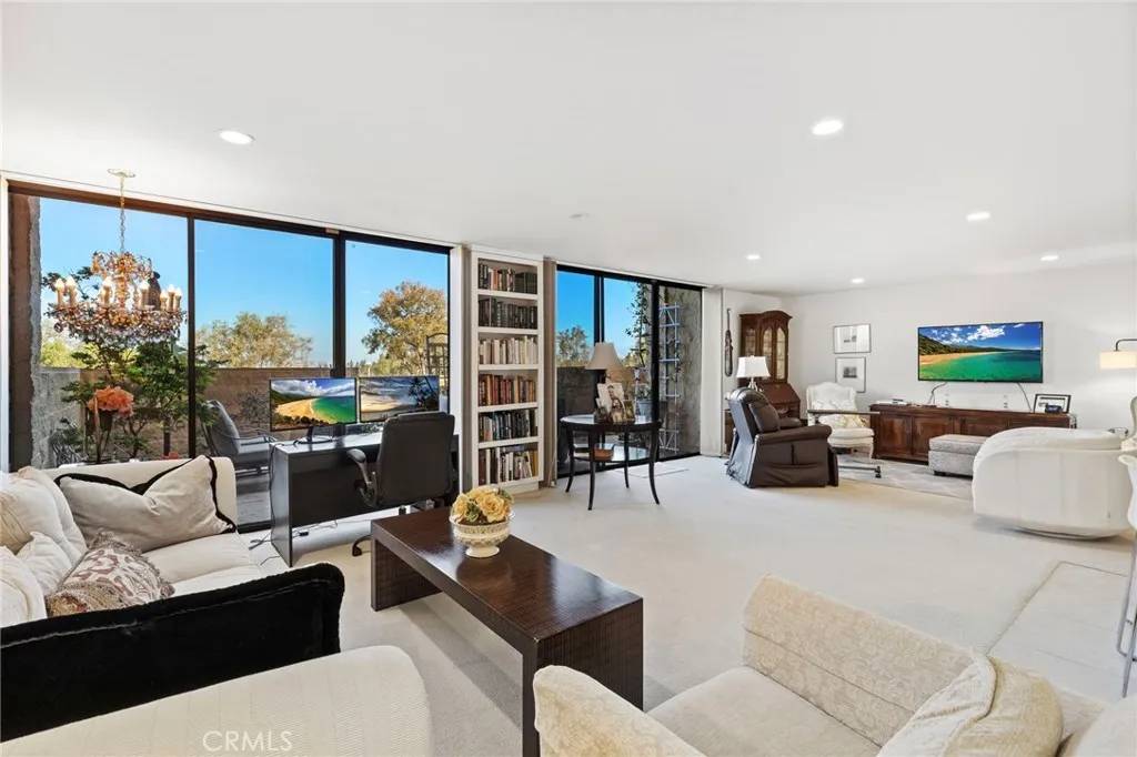 Laguna Woods, CA 92637,24055 Paseo Del Lago #107