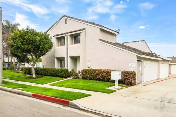 18815 Thornwood Circle #CI32, Huntington Beach, CA 92646