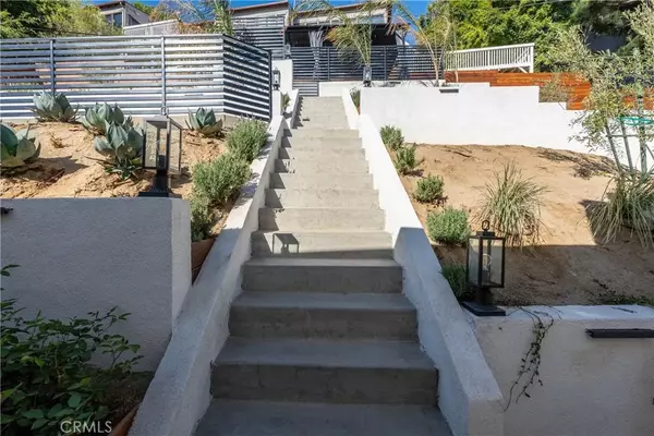Los Angeles, CA 90068,2648 Rutherford Dr