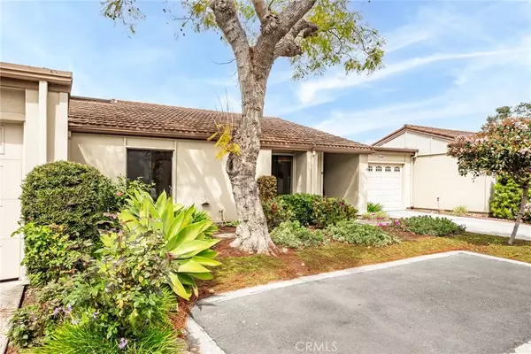 Laguna Woods, CA 92637,3185 Via Buena Vista #B