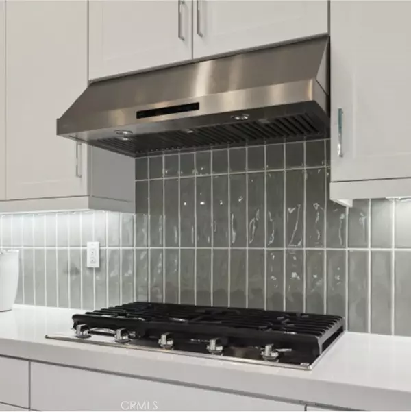 Valencia, CA 91354,24526 Via El Balneario