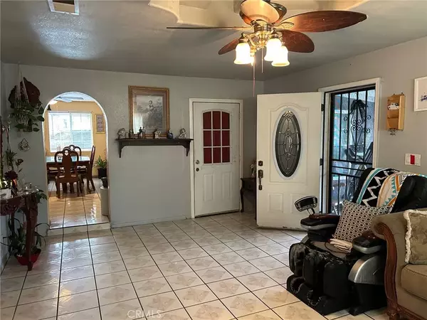 Corona, CA 92882,1214 E Street