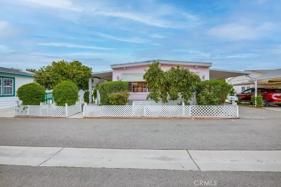 8 Ash Via, Anaheim, CA 92801