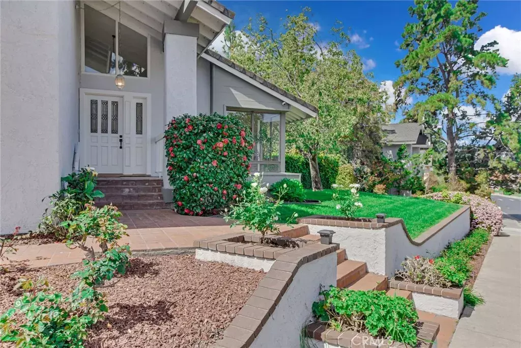 Lake Forest, CA 92630,25422 Shoshone