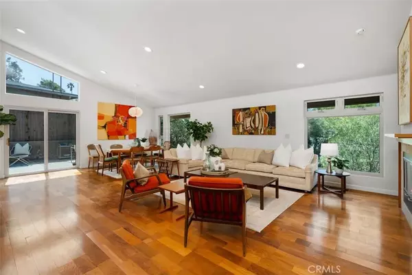 Los Angeles, CA 90039,2377 Silver Ridge Avenue