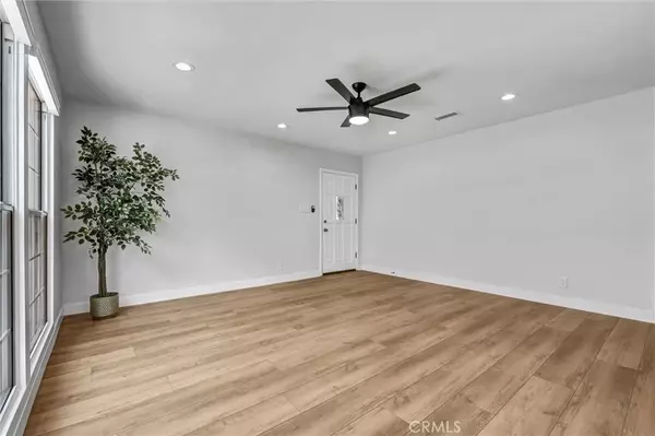 Anaheim, CA 92801,2560 W Greenacre Avenue