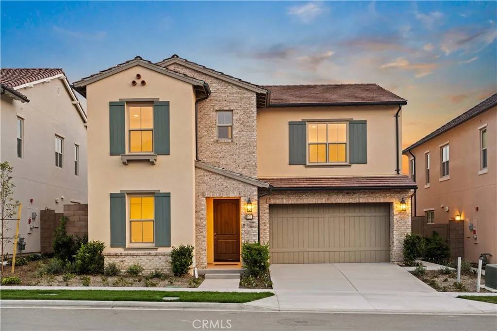 Irvine, CA 92602,206 Collino